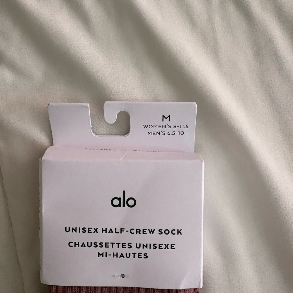 NWTs Alo Uni-Sex Crew Socks in Smoky Quartz Size M - Picture 3 of 4
